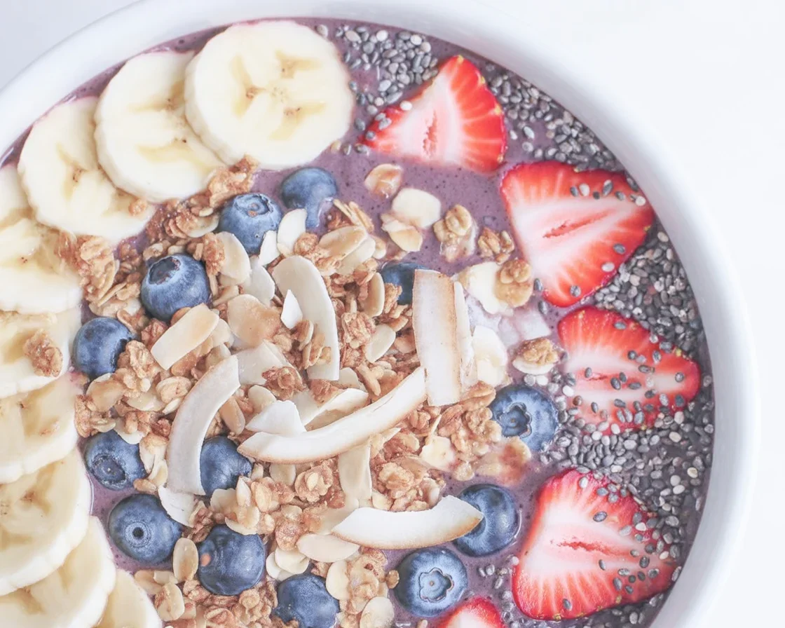Berry Detox Smoothie Bowl Recipe | Refresh Your Day!
